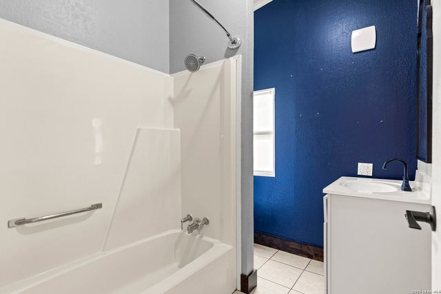 402 N WALNUT WAY, Boerne, TX 78006