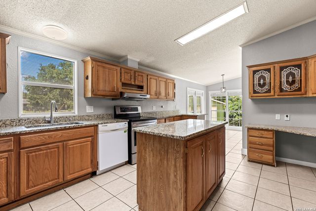 402 N WALNUT WAY, Boerne, TX 78006