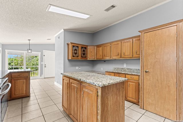402 N WALNUT WAY, Boerne, TX 78006