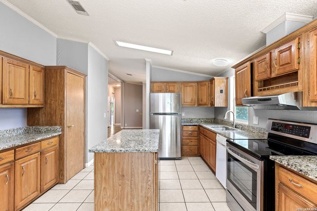 402 N WALNUT WAY, Boerne, TX 78006