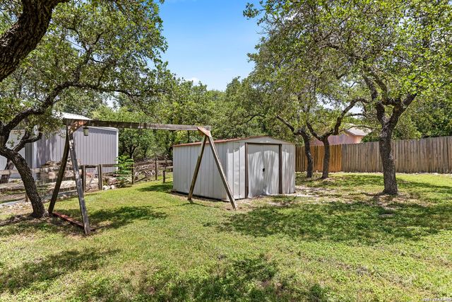 402 N WALNUT WAY, Boerne, TX 78006