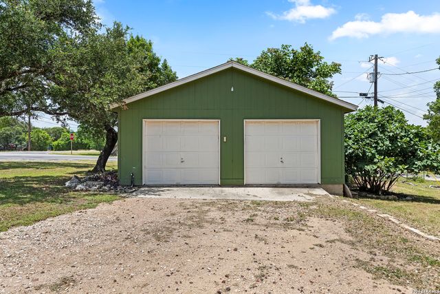 402 N WALNUT WAY, Boerne, TX 78006