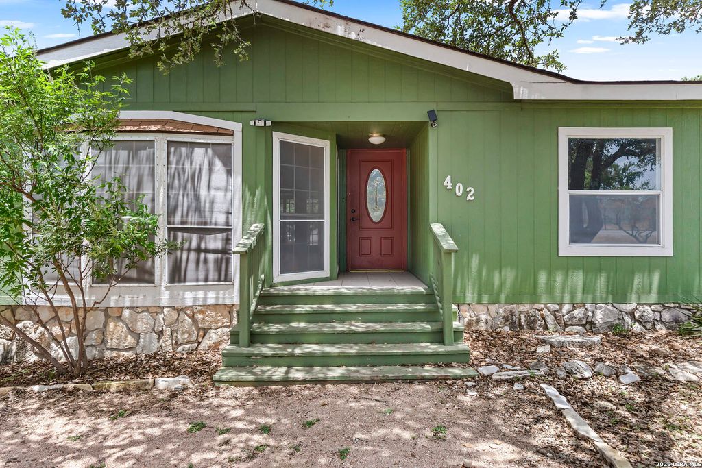 402 N WALNUT WAY, Boerne, TX 78006