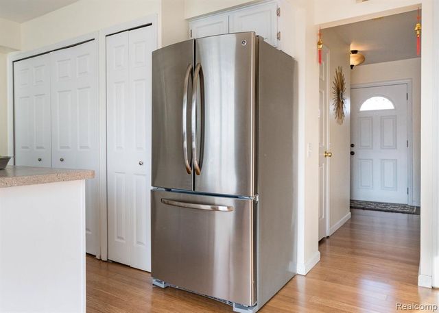 1921 Fairfield Drive, Rochester Hills, MI 48306