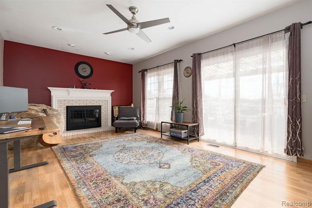 1921 Fairfield Drive, Rochester Hills, MI 48306