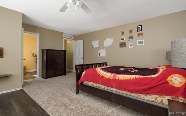 1921 Fairfield Drive, Rochester Hills, MI 48306