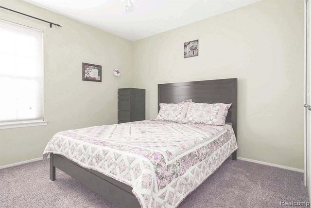 1921 Fairfield Drive, Rochester Hills, MI 48306