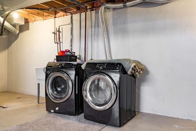 1921 Fairfield Drive, Rochester Hills, MI 48306