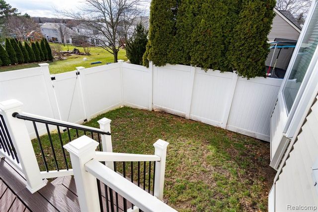 1921 Fairfield Drive, Rochester Hills, MI 48306