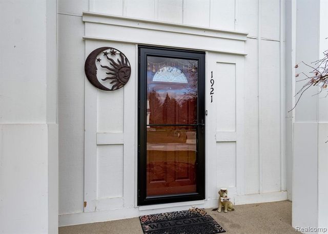 1921 Fairfield Drive, Rochester Hills, MI 48306