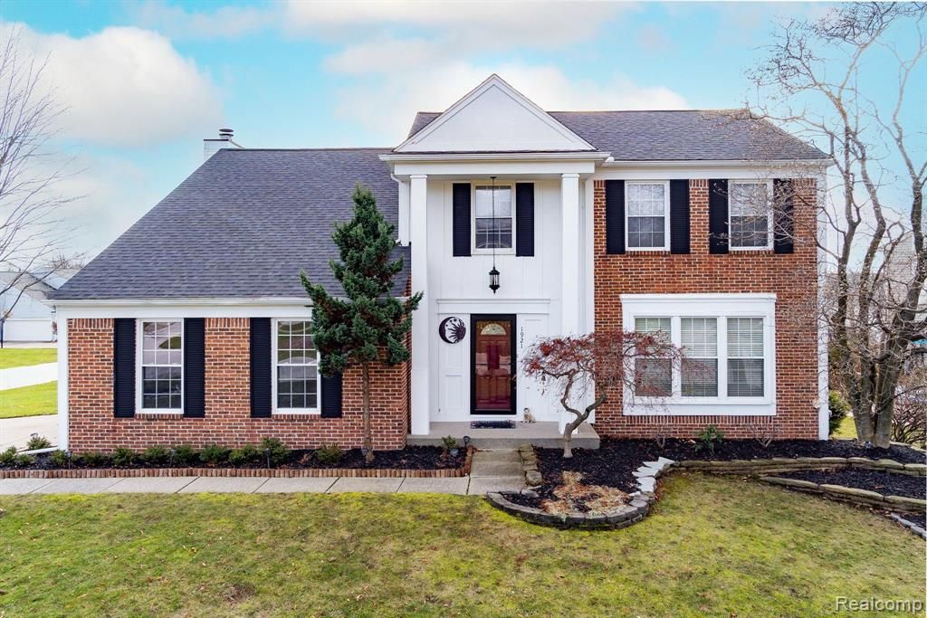 1921 Fairfield Drive, Rochester Hills, MI 48306
