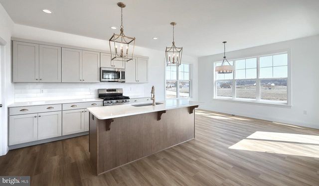 610 ESTATE DR, Mechanicsburg, PA 17055