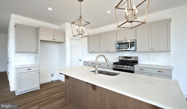 610 ESTATE DR, Mechanicsburg, PA 17055