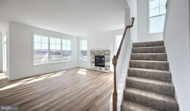 610 ESTATE DR, Mechanicsburg, PA 17055