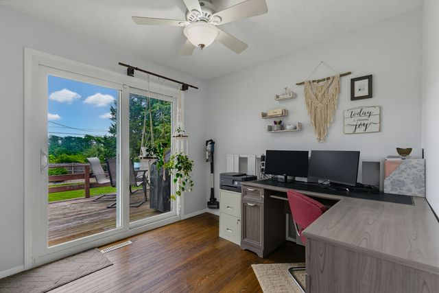 2912 E 35TH Street, Davenport, IA 52807
