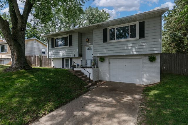2912 E 35TH Street, Davenport, IA 52807