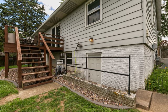 2912 E 35TH Street, Davenport, IA 52807