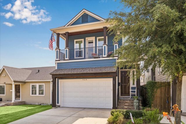 924 Alexander Street, Houston, TX 77008