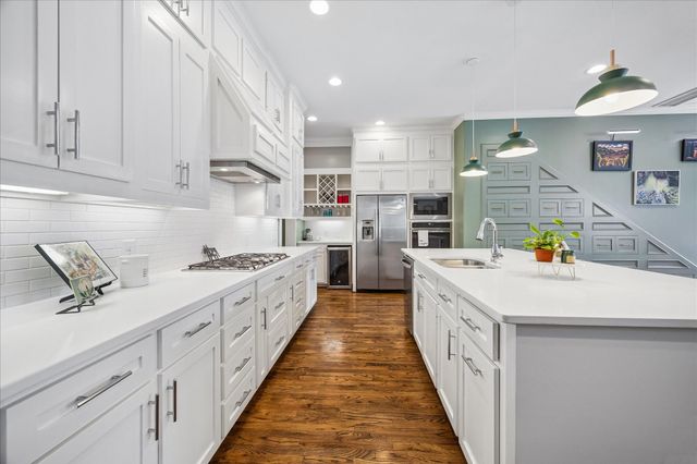 924 Alexander Street, Houston, TX 77008