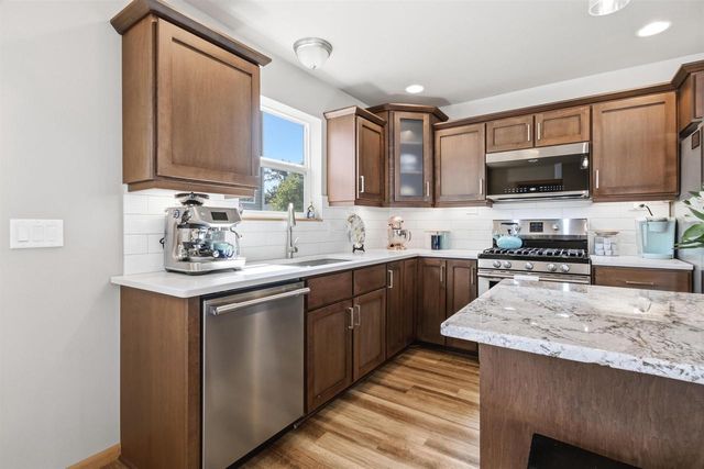 1155 Twisted Branch Way, Sun Prairie, WI 53590
