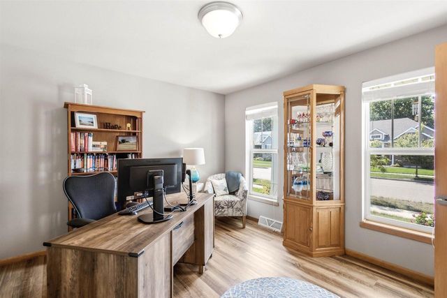 1155 Twisted Branch Way, Sun Prairie, WI 53590