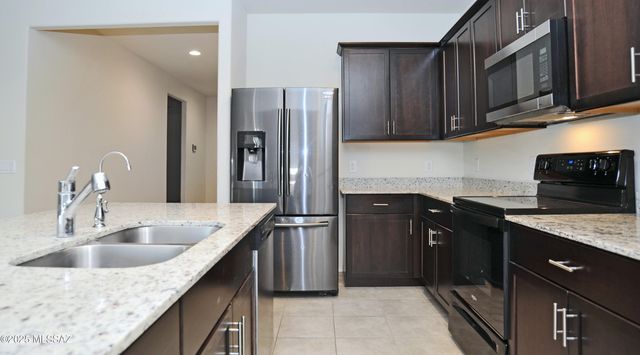 10916 W Claxton Drive, Marana, AZ 85653