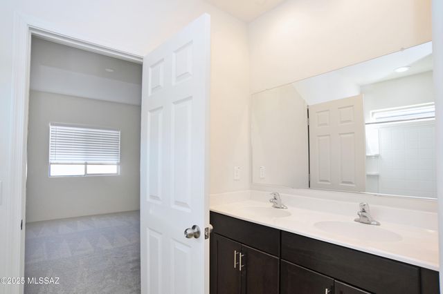 10916 W Claxton Drive, Marana, AZ 85653