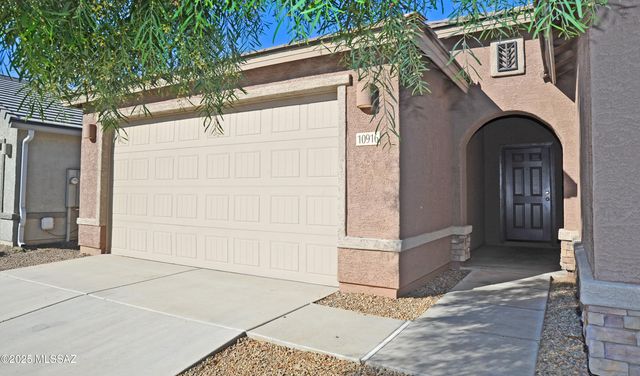 10916 W Claxton Drive, Marana, AZ 85653