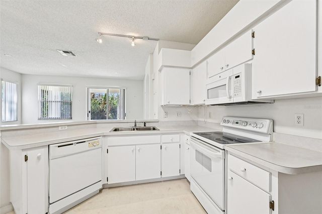 807 TREMONT GREENS LANE, Sun City Center, FL 33573