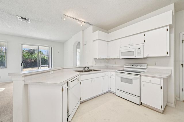 807 TREMONT GREENS LANE, Sun City Center, FL 33573