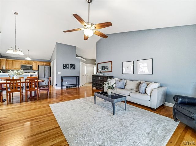 3778 Pegasus Circle, Camillus, NY 13209
