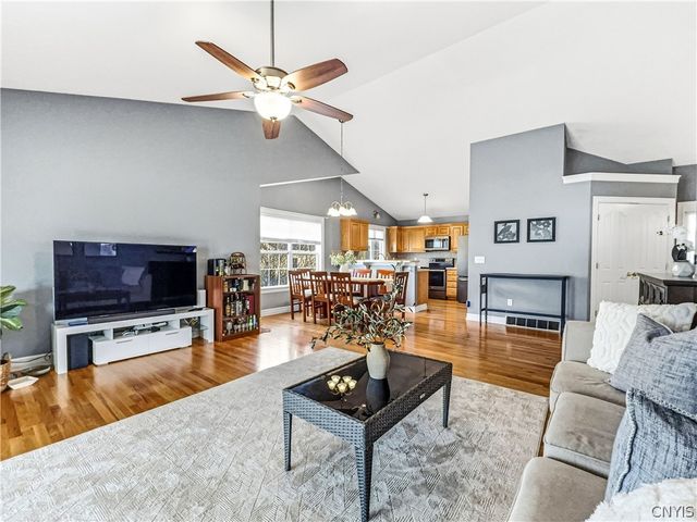 3778 Pegasus Circle, Camillus, NY 13209