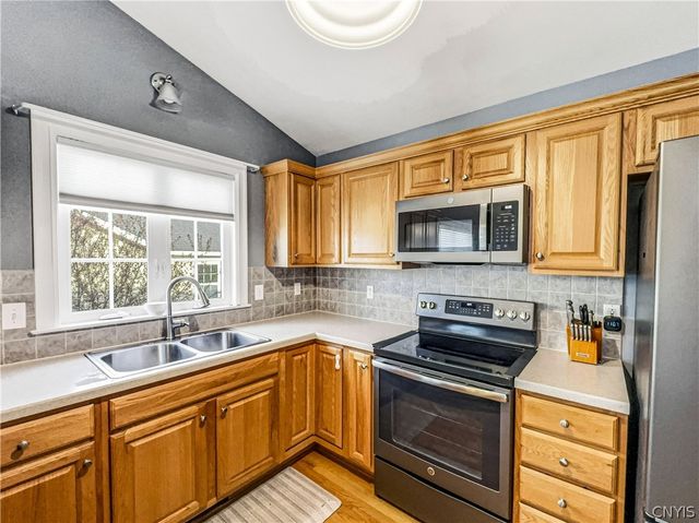 3778 Pegasus Circle, Camillus, NY 13209