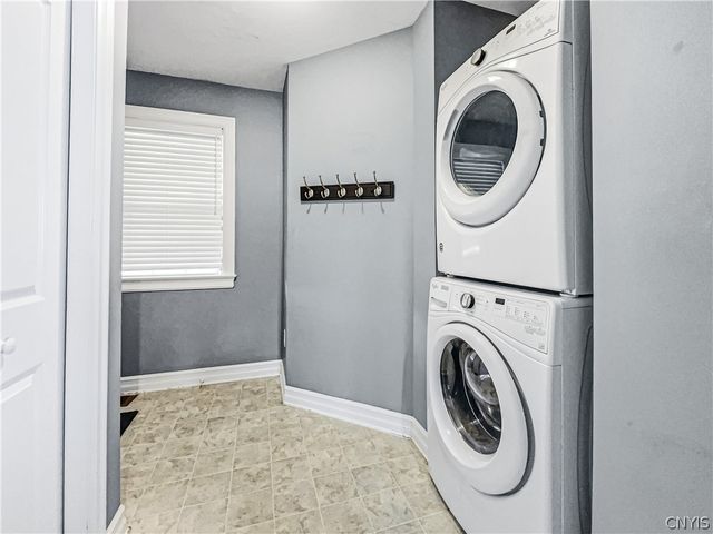 3778 Pegasus Circle, Camillus, NY 13209