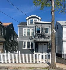65 Howard St, Irvington Twp., NJ 07111