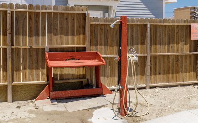 14825 Windward Dr 221, Corpus Christi, TX 78418