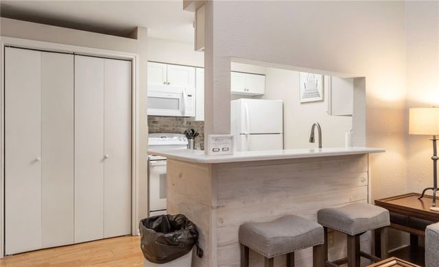 14825 Windward Dr 221, Corpus Christi, TX 78418