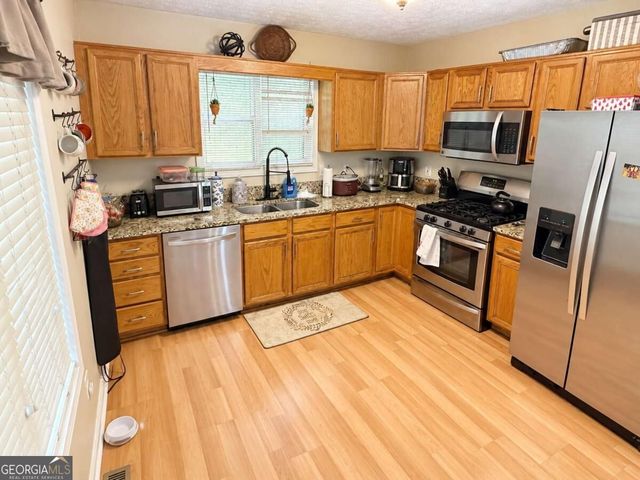 138 Mountain Oaks Drive, Carrollton, GA 30116