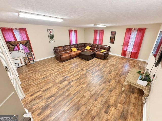 138 Mountain Oaks Drive, Carrollton, GA 30116