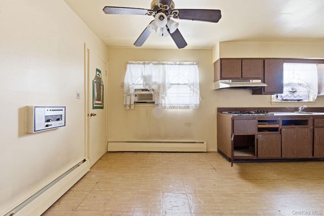 425 Old Courthouse Road, Manhasset Hills, NY 11040