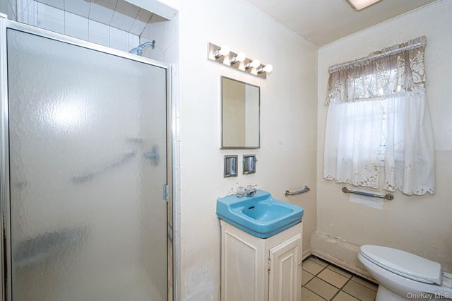 425 Old Courthouse Road, Manhasset Hills, NY 11040