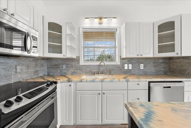 2311 Bayline Drive, Dickinson, TX 77539