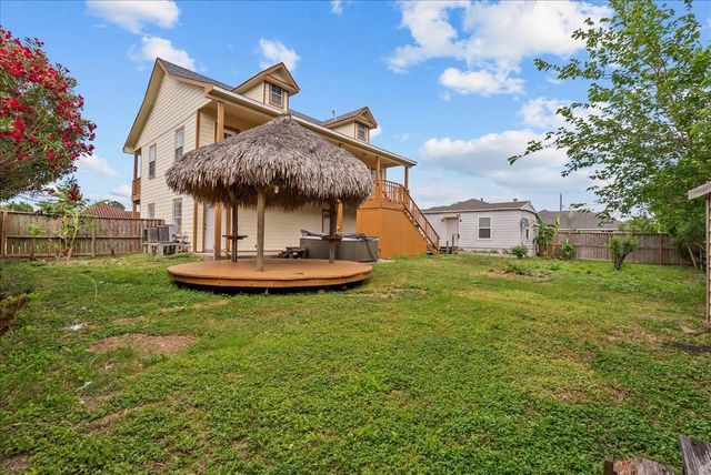 2311 Bayline Drive, Dickinson, TX 77539