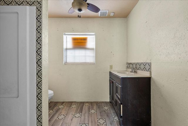 2311 Bayline Drive, Dickinson, TX 77539