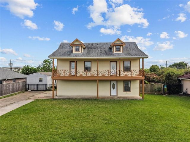 2311 Bayline Drive, Dickinson, TX 77539