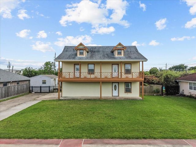 2311 Bayline Drive, Dickinson, TX 77539