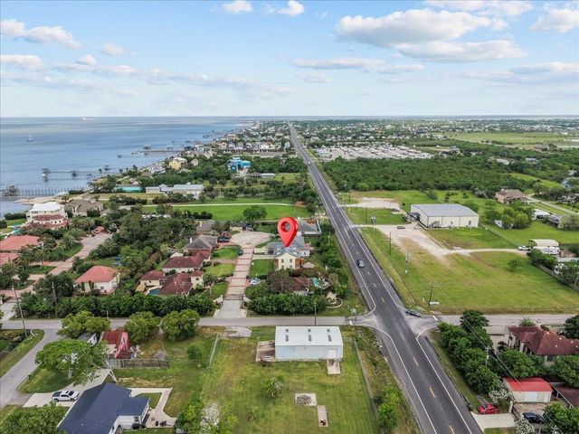 2311 Bayline Drive, Dickinson, TX 77539