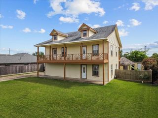 2311 Bayline Drive, Dickinson, TX 77539