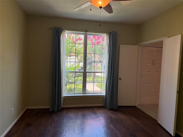 2121 El Paseo Street 2003, Houston, TX 77054