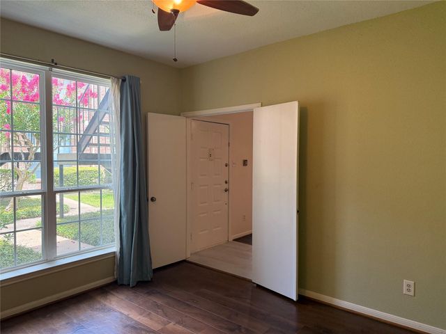 2121 El Paseo Street 2003, Houston, TX 77054